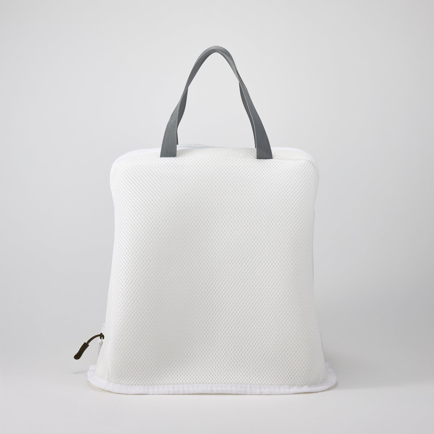 自立する丸ごと洗えるランドリーバッグ