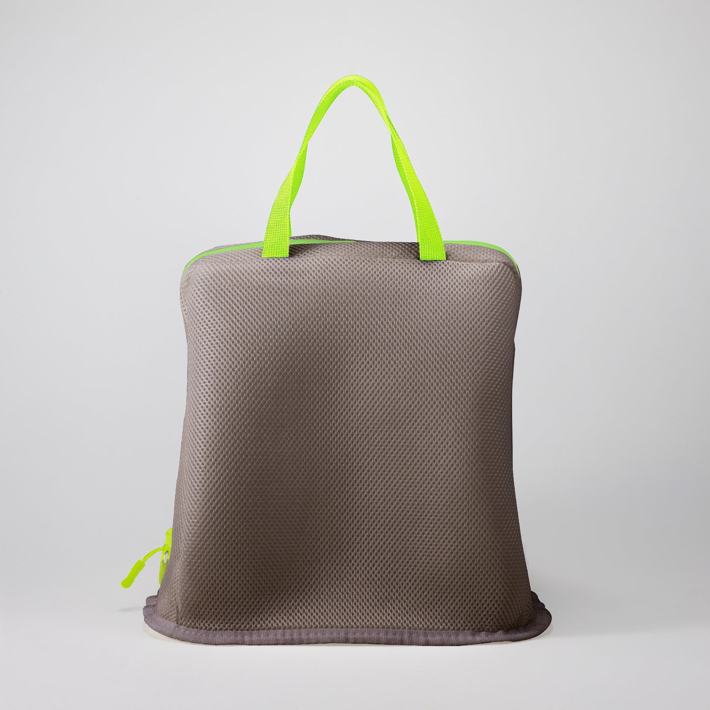 自立する丸ごと洗えるランドリーバッグ